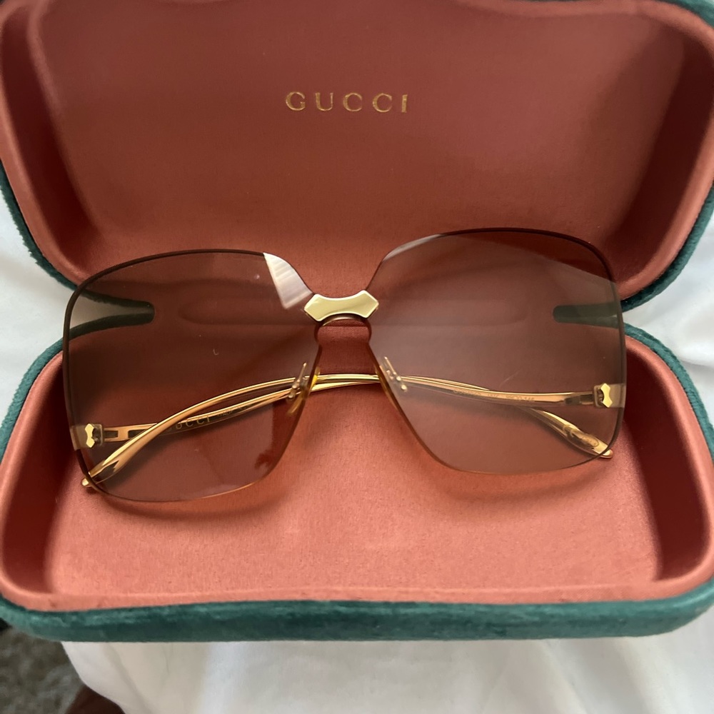 Gucci oversized tinted glasses (original)